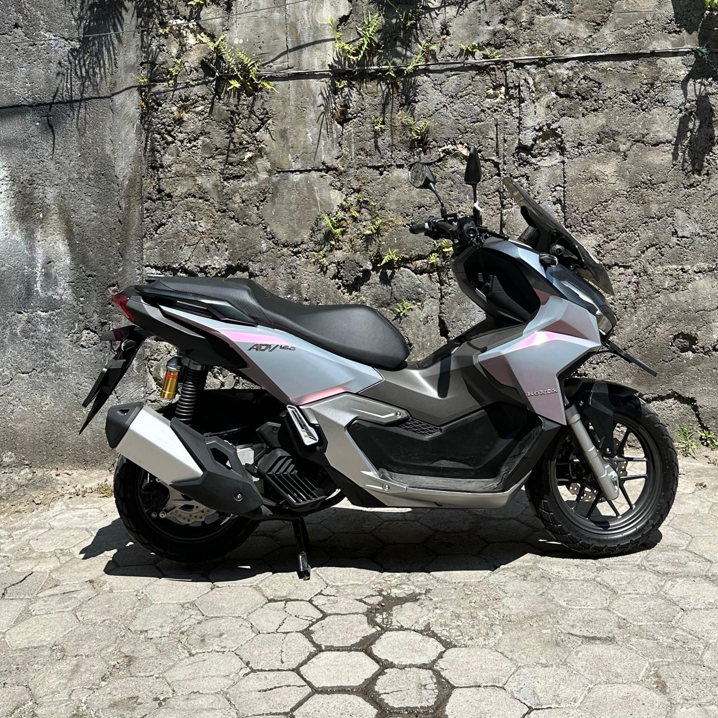 motor-250cc-xmax-outside-samping